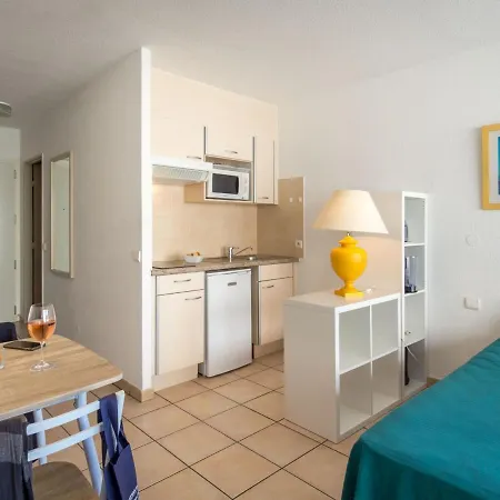 2/3 Personnes Pres Plage, Climatise, Balcon, Parking, Wifi, Petit-dejeuner, Saint-raphael - Fr-1-466a-37 아파트
