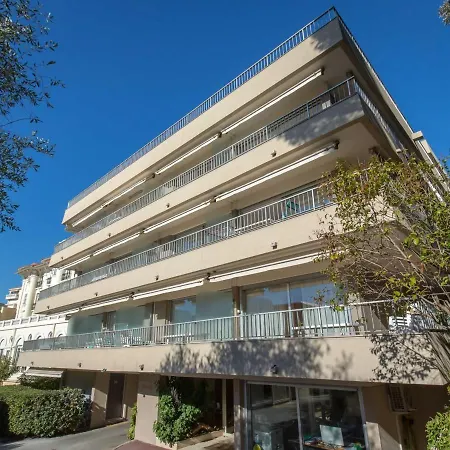 2/3 Personnes Pres Plage, Climatise, Balcon, Parking, Wifi, Petit-dejeuner, Saint-raphael - Fr-1-466a-37 Apartamento