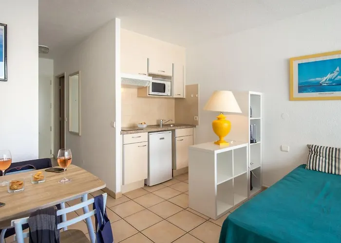 2/3 Personnes Pres Plage, Climatise, Balcon, Parking, Wifi, Petit-dejeuner, Saint-raphael - Fr-1-466a-37 Lejlighed