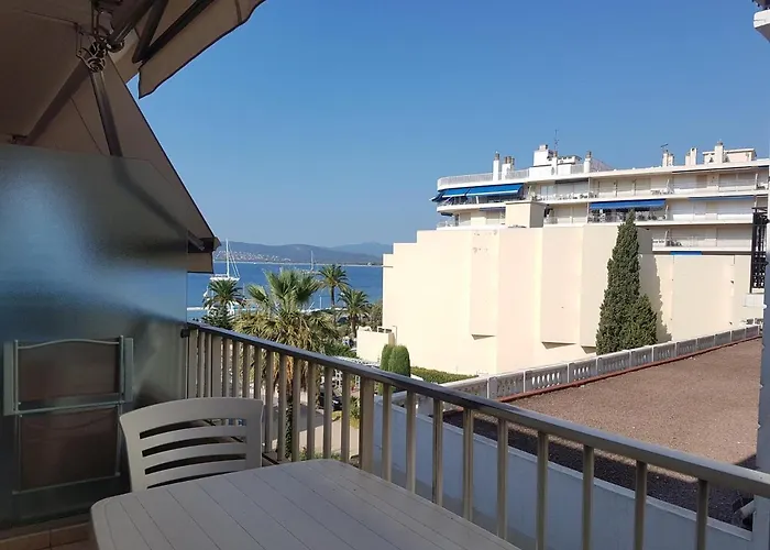 2/3 Personnes Pres Plage, Climatise, Balcon, Parking, Wifi, Petit-dejeuner, Saint-raphael - Fr-1-466a-37 Lejlighed *