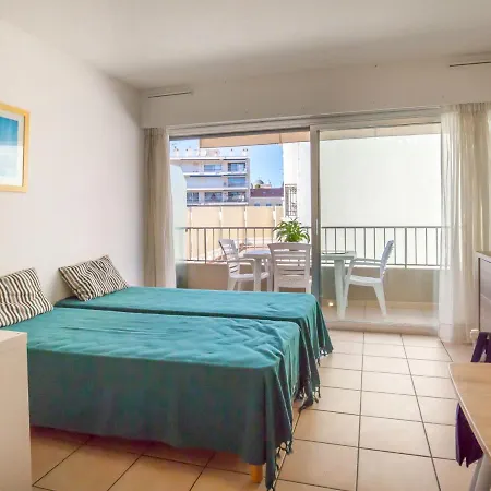 2/3 Personnes Pres Plage, Climatise, Balcon, Parking, Wifi, Petit-dejeuner, Saint-raphael - Fr-1-466a-37 Lägenhet